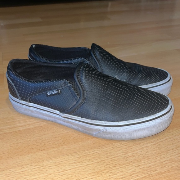 Size 6 Black Vans! - Picture 1 of 5